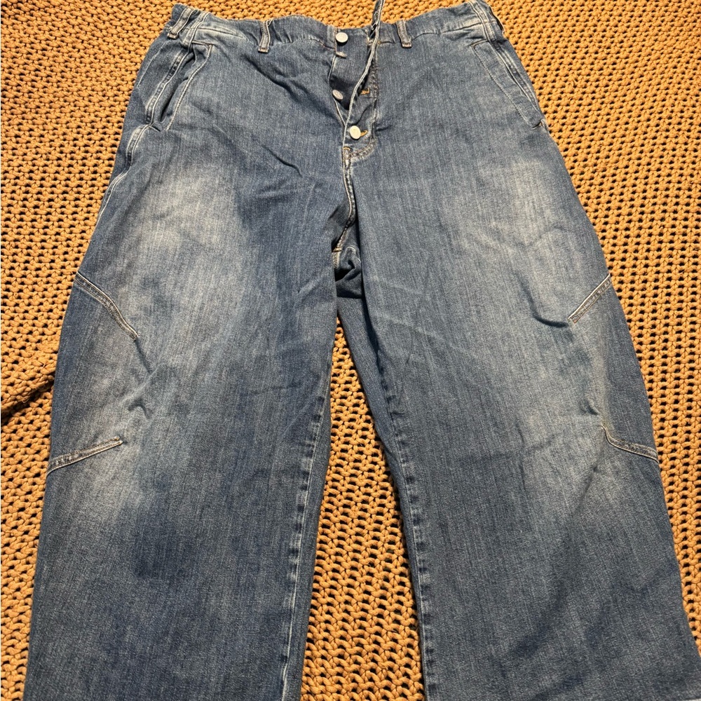 Pilcro High-Rise Button-Fly Wide-Leg Jeans in Medium Blue - Picture 4 of 5
